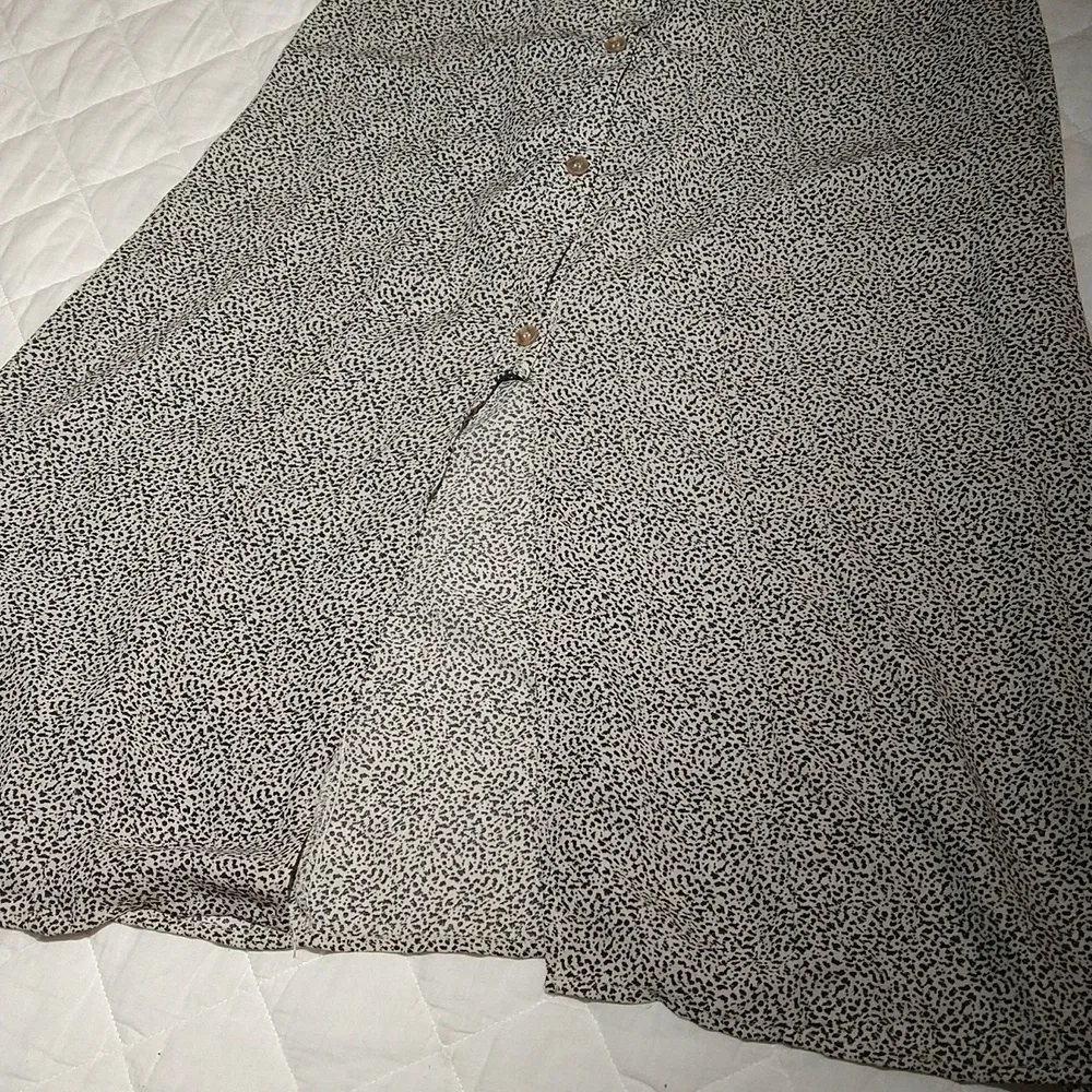 Sienna Sky midi dress - Picture 6 of 13